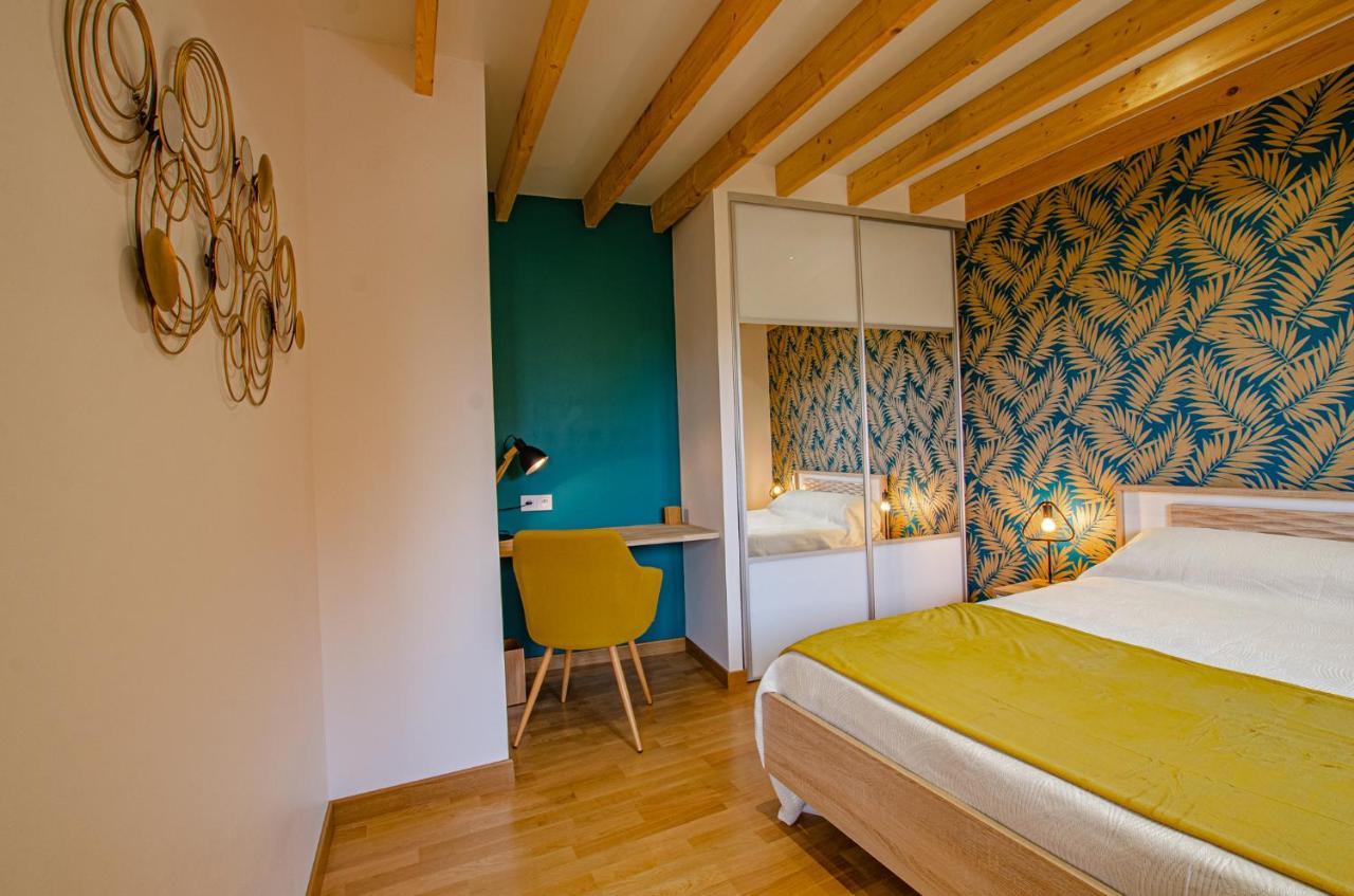 La Chambre D'Amis La Costignieres Montgueux Exteriör bild