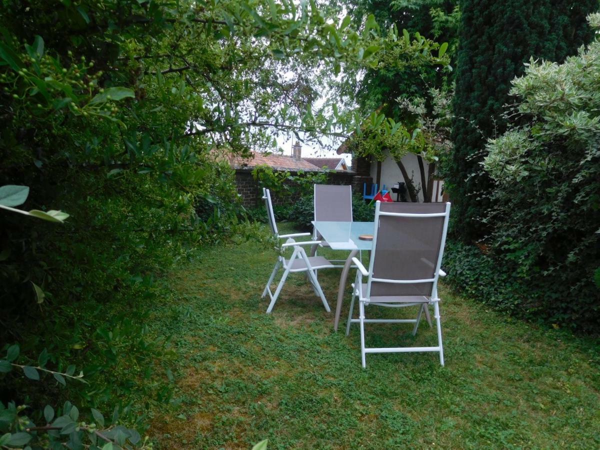 La Chambre D'Amis La Costignieres Montgueux Exteriör bild